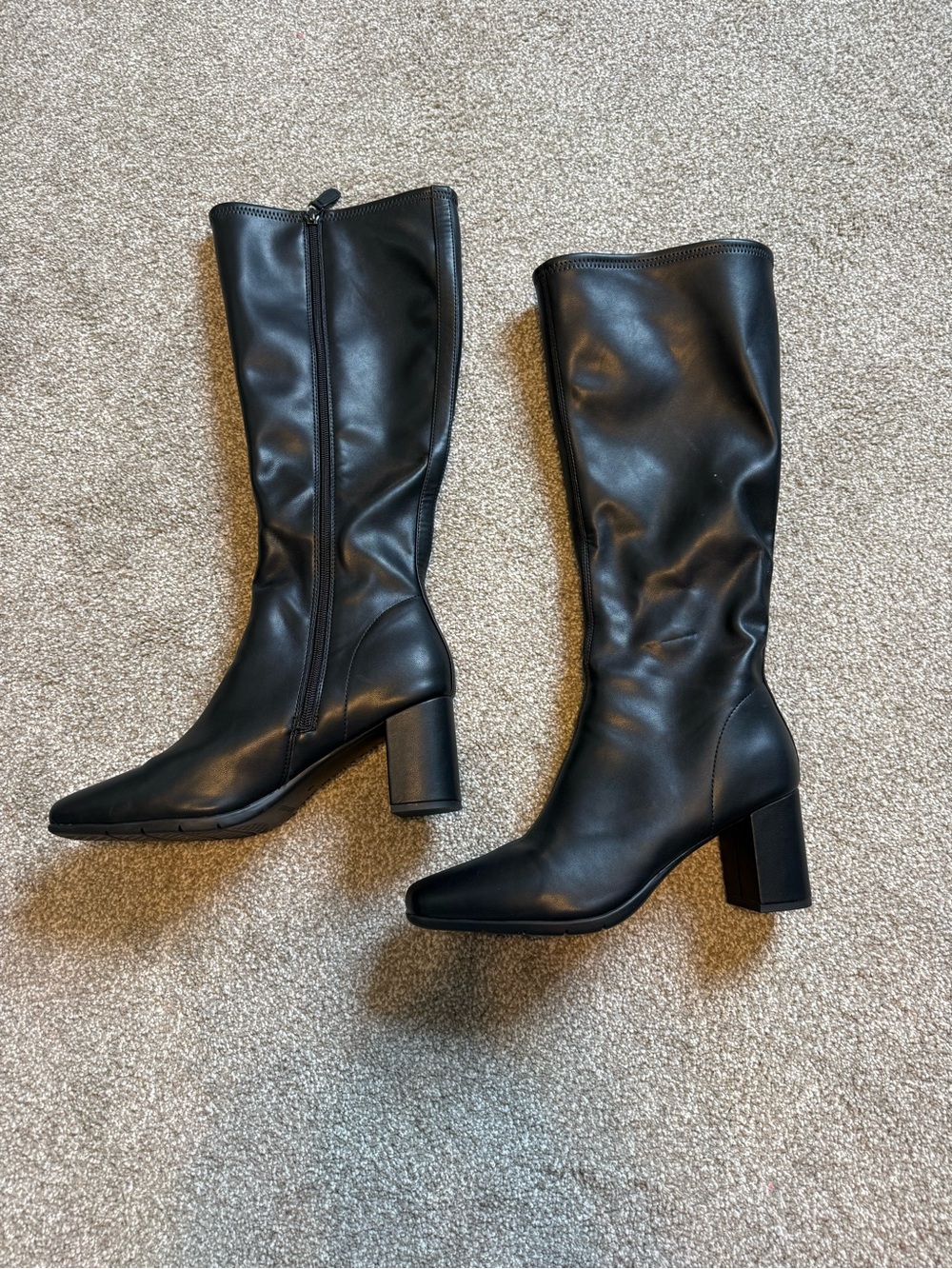 Women’s Aerosoles Boots - Size 10
